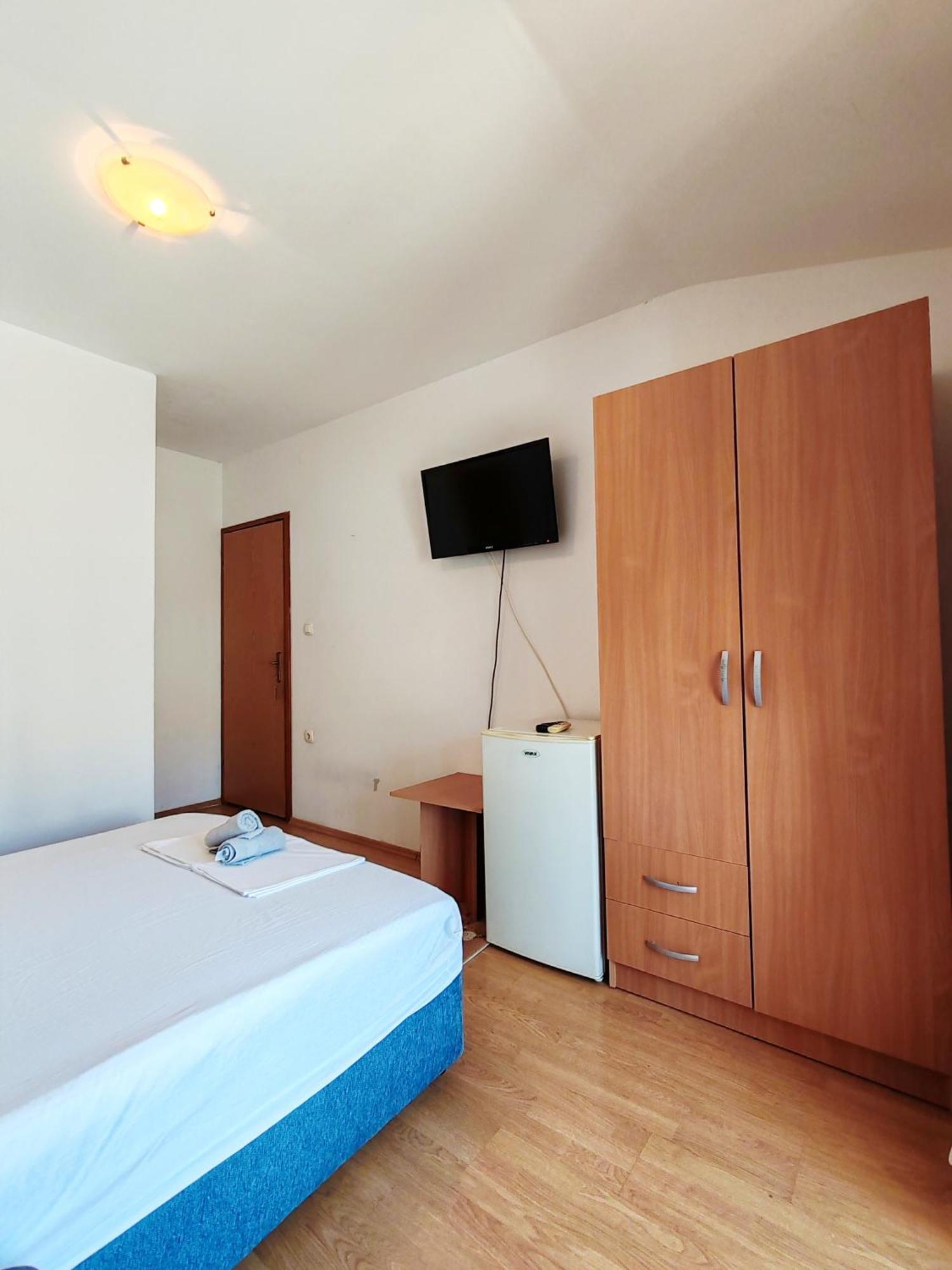 Apartment & Rooms Tempera Неум Номер фото